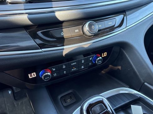 Used 2018 Buick Enclave Premium w/ Experience Buick Package AWD/4WD image 24