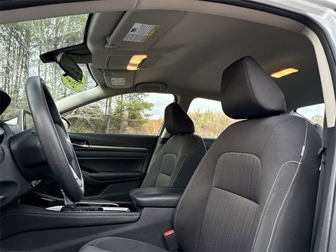 Used 2023 Nissan Altima 2.5 SV image 16