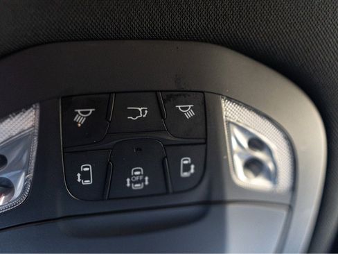 Used 2019 Chrysler Pacifica Limited w/ Advanced Safetytec Group image 21