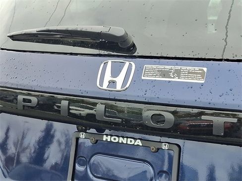 New 2025 Honda Pilot Touring image 25