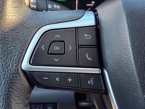 Certified 2023 Toyota Sienna XLE image 17