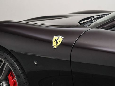 Used 2024 Ferrari Roma Spider image 38