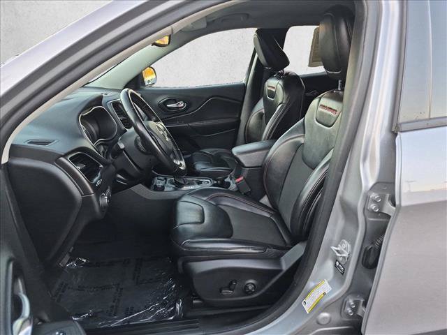 Used 2021 Jeep Cherokee Trailhawk w/ Technology Group AWD/4WD image 15