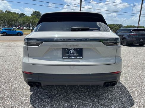 Used 2023 Porsche Cayenne AWD/4WD image 5