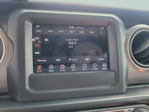 Used 2020 Jeep Gladiator Sport w/ Quick Order Package 24S AWD/4WD image 14