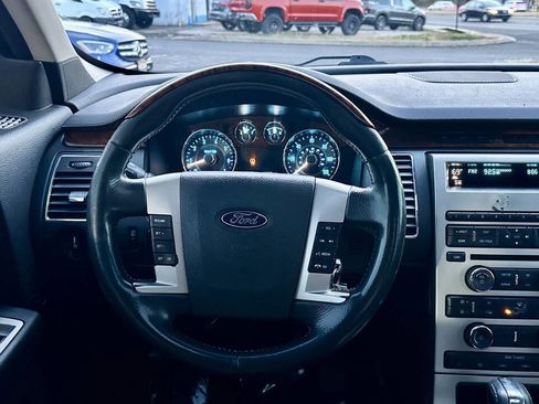 Used 2009 Ford Flex Limited image 4