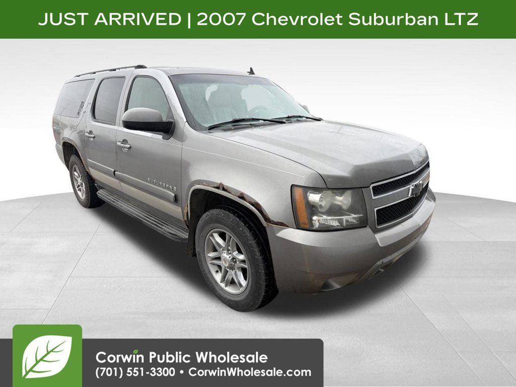 Used 2007 Chevrolet Suburban LTZ w/ LTZ Preferred Equipment Group AWD/4WD image 1