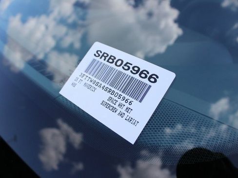 New 2025 Ford Maverick Lariat w/ Black Appearance Package image 31