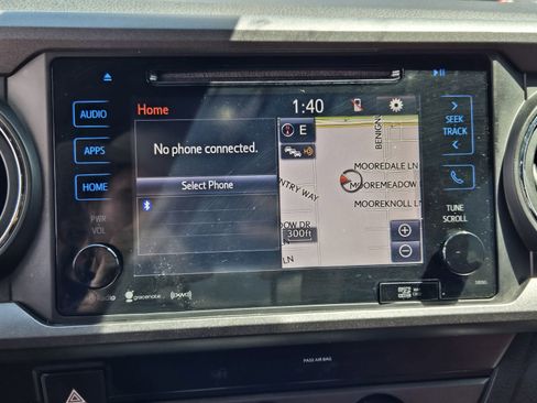 Used 2019 Toyota Tacoma TRD Off-Road w/ Technology Package image 15