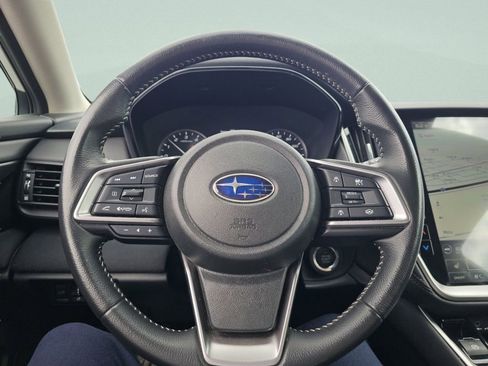 Used 2025 Subaru Outback Premium AWD/4WD image 32
