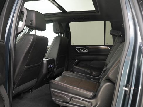 Used 2021 Chevrolet Suburban High Country w/ Premium Package AWD/4WD image 18
