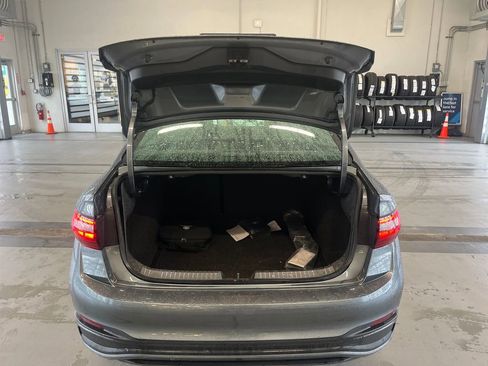 Used 2023 Volkswagen Jetta SE w/ Black Wheel Package FWD image 4