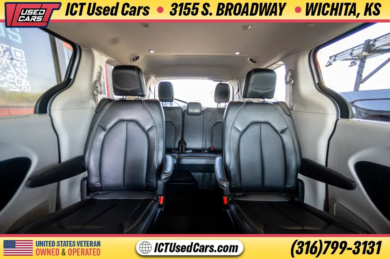 Used 2024 Chrysler Pacifica Touring-L FWD image 16