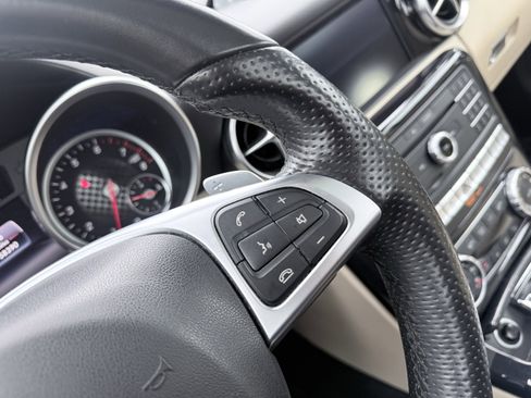 Used 2020 Mercedes-Benz SLC 300 SLC 300 w/ Premium Package image 45