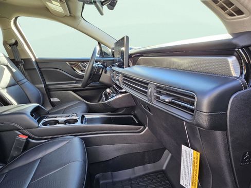 New 2026 Lincoln Corsair Reserve w/ Jet Appearance Package image 14