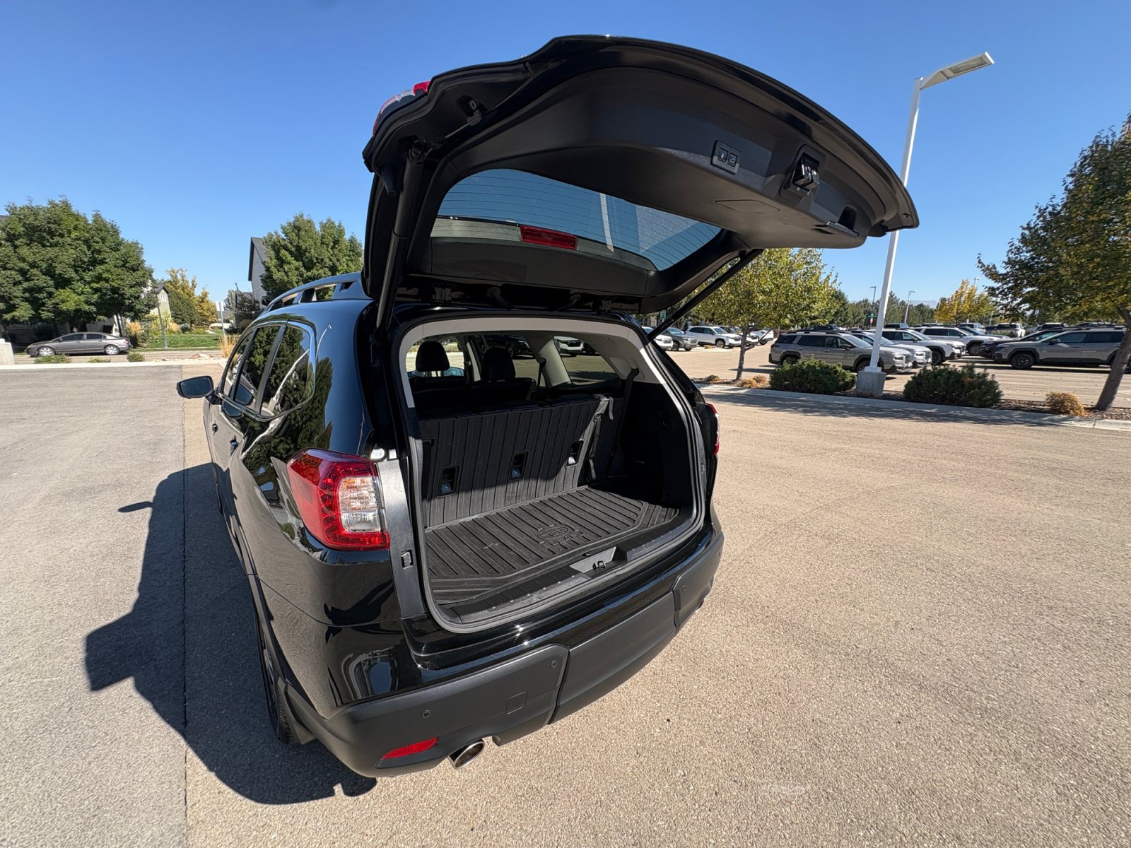 Certified 2023 Subaru Ascent Limited w/ Technology Package AWD/4WD image 34