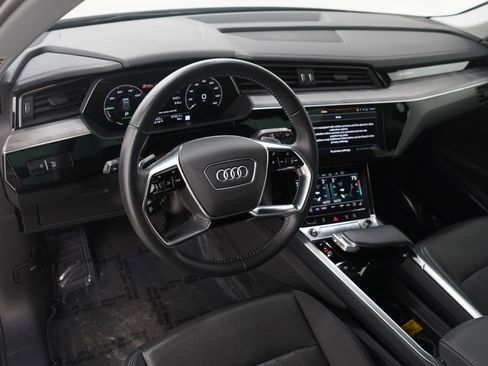 Used 2021 Audi e-tron Premium Plus w/ Premium Plus Package image 24