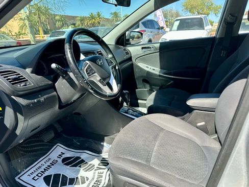 Used 2012 Hyundai Accent SE image 10