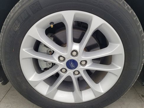 Used 2019 Ford Fusion SE image 31