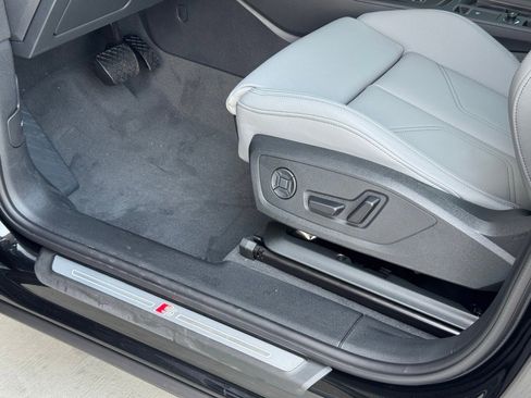 New 2025 Audi Q3 2.0T Premium image 21