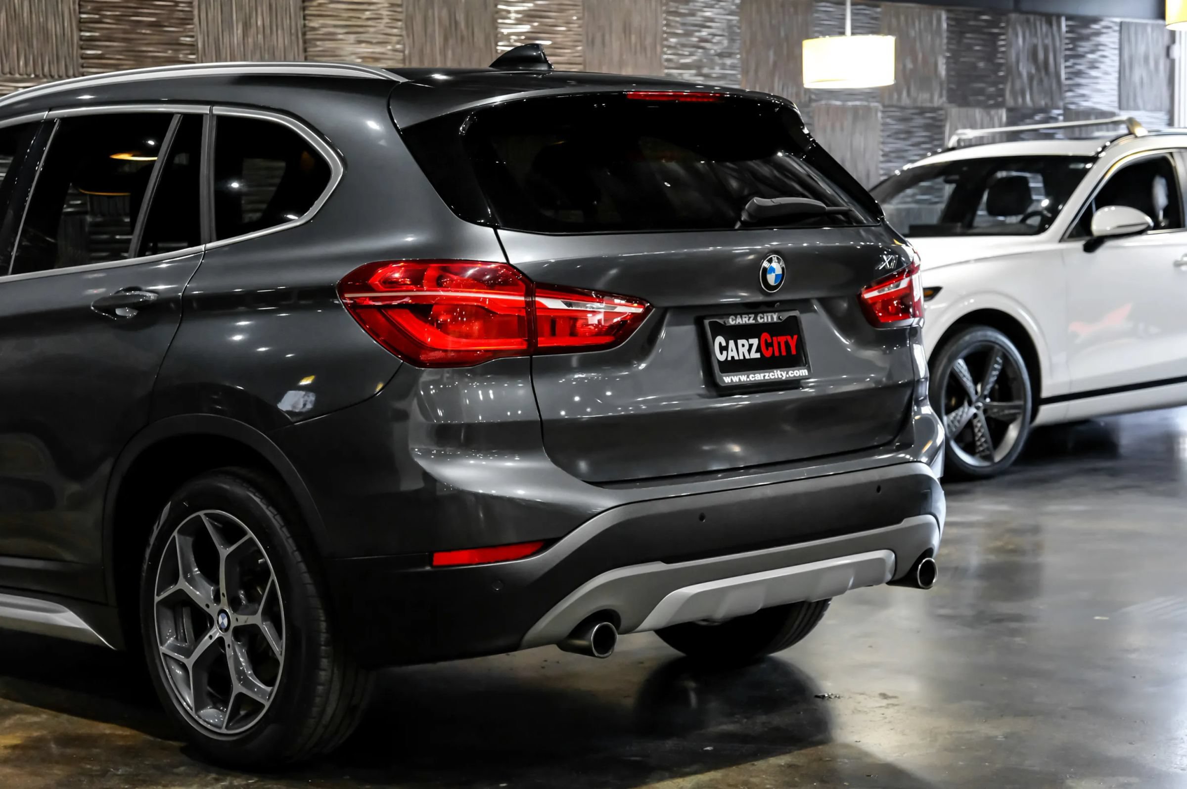Used 2017 BMW X1 xDrive28i AWD/4WD image 14