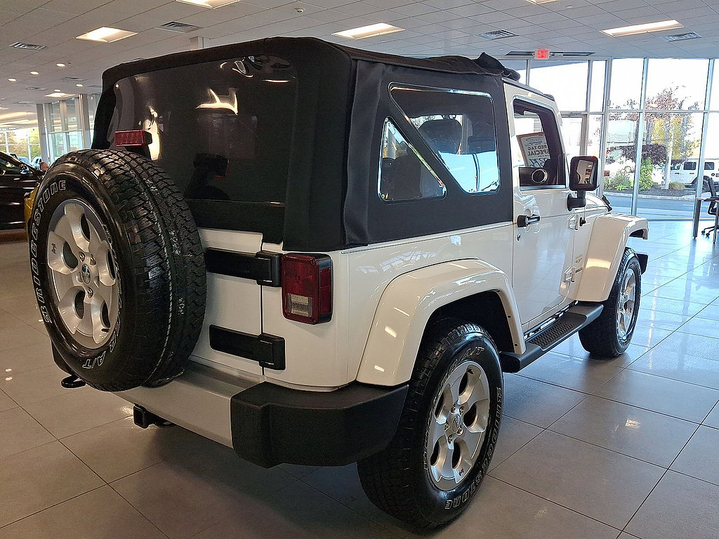 Used 2014 Jeep Wrangler Sahara w/ Dual Top Group AWD/4WD image 31