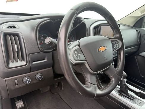 Used 2022 Chevrolet Colorado LT w/ LT Convenience Package AWD/4WD image 19