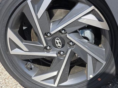 New 2026 Hyundai Elantra Limited FWD image 11