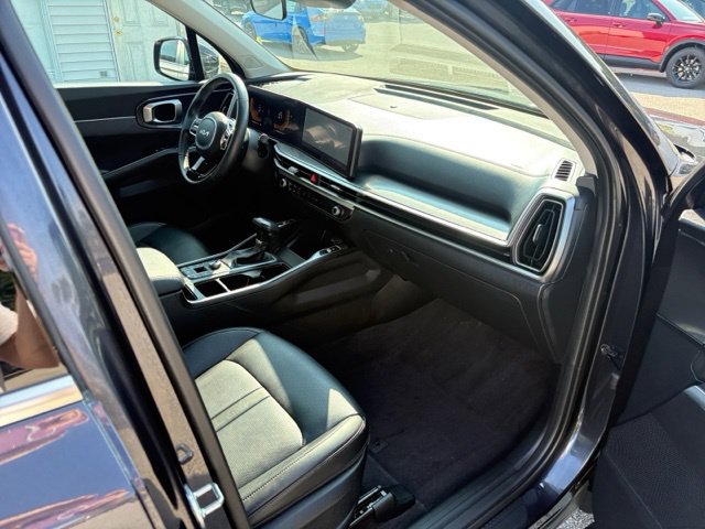 Used 2025 Kia Sorento S FWD image 42