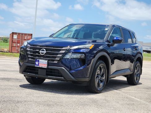 New 2026 Nissan Rogue SV FWD image 2
