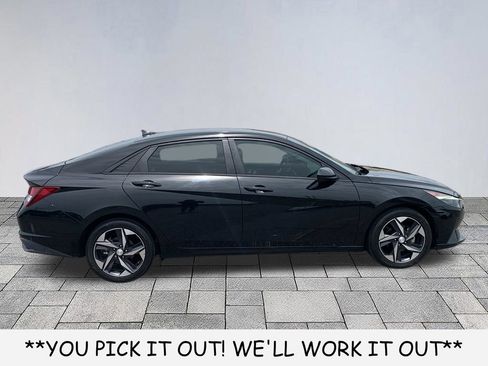 Used 2023 Hyundai Elantra SEL w/ Convenience Package FWD image 8
