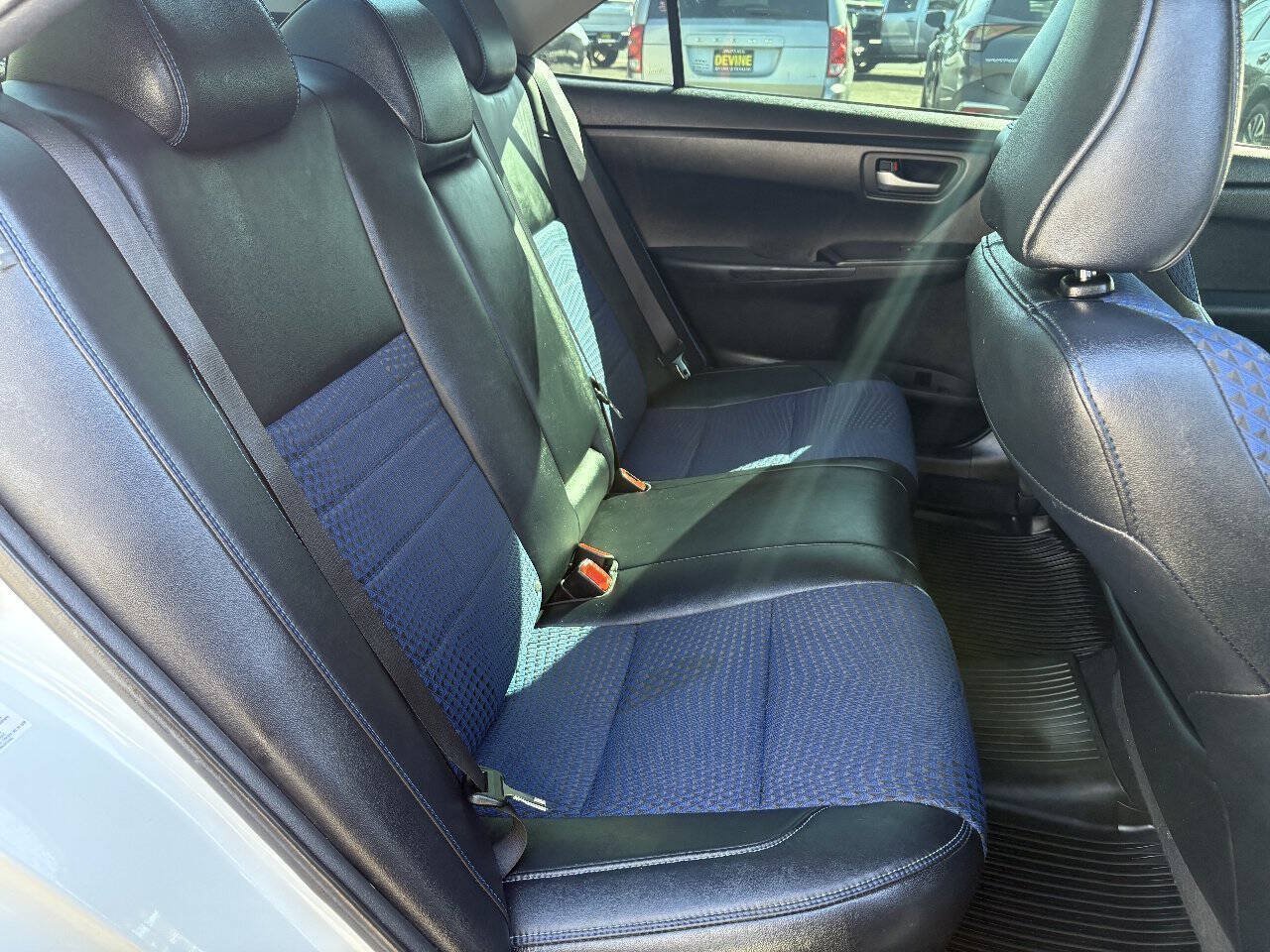 Used 2016 Toyota Camry SE FWD image 27