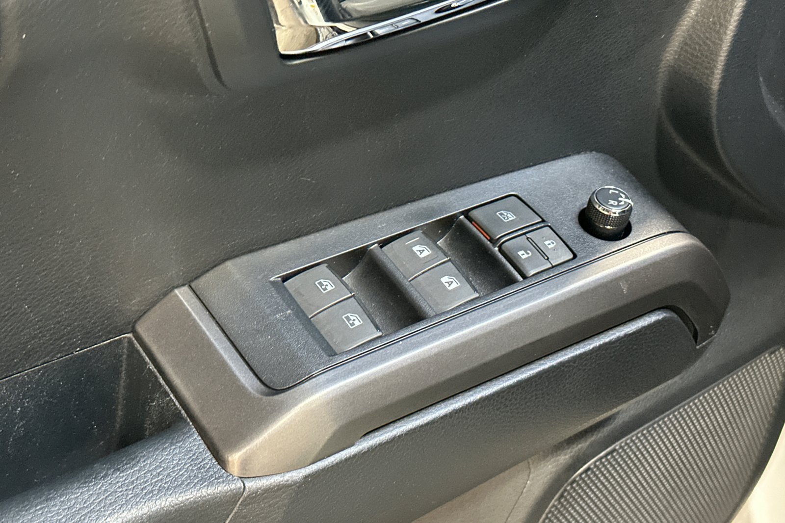 Used 2018 Toyota Tacoma TRD Sport w/ Technology Package RWD image 15