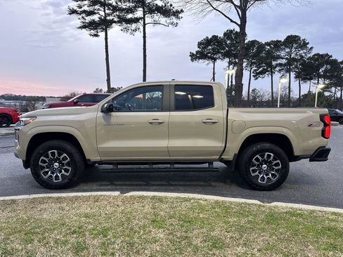 Used 2023 Chevrolet Colorado Z71 w/ Z71 Convenience Package 2 image 7