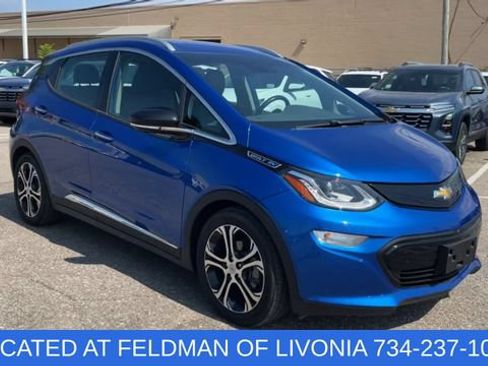 Used 2021 Chevrolet Bolt Premier w/ Infotainment Package FWD image 2