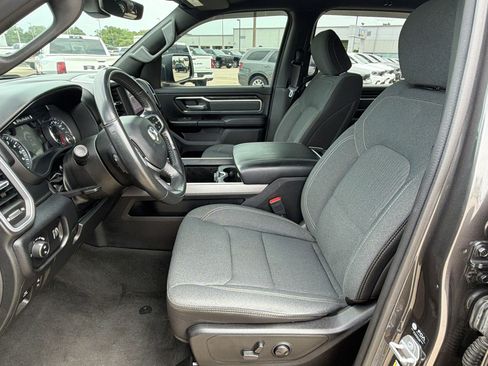 Used 2022 RAM 1500 Big Horn AWD/4WD image 5