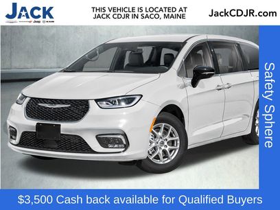 New 2026 Chrysler Pacifica Select