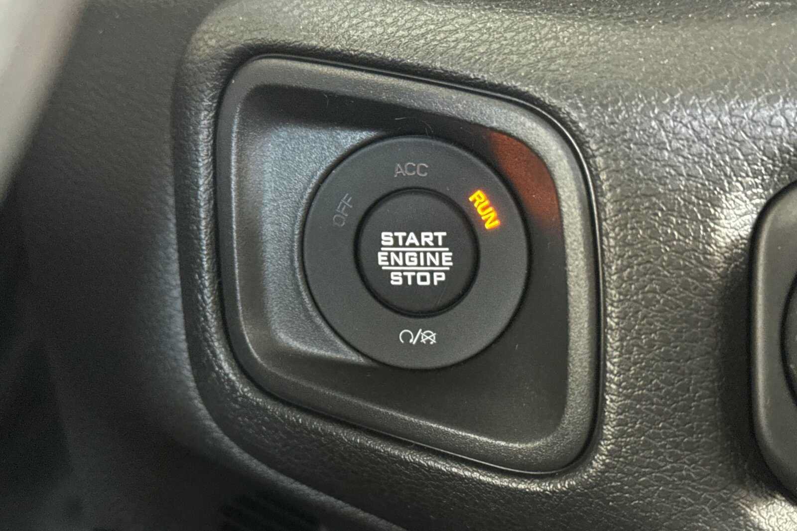 New 2026 Jeep Gladiator Sport AWD/4WD image 18