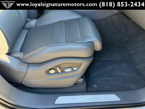 Used 2021 Porsche Cayenne E-Hybrid AWD/4WD image 39