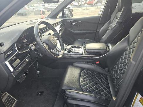 Used 2021 Audi SQ7 Premium Plus w/ Executive Package image 3