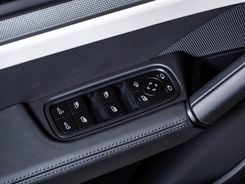 New 2026 Porsche Cayenne Coupe image 25