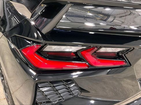 Used 2025 Chevrolet Corvette Stingray Preferred Cpe RWD image 19