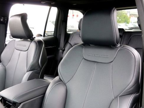 New 2025 Jeep Grand Cherokee Overland w/ Luxury Tech Group IV image 10