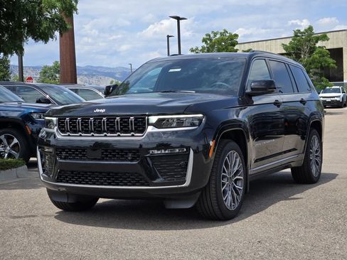 New 2026 Jeep Grand Cherokee L Summit w/ Advanced Protech Group IV AWD/4WD image 2