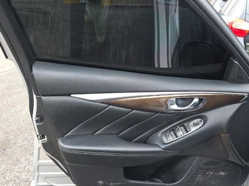 Used 2018 INFINITI Q50 Luxe w/ Essential Package (3.0T Luxe) image 5