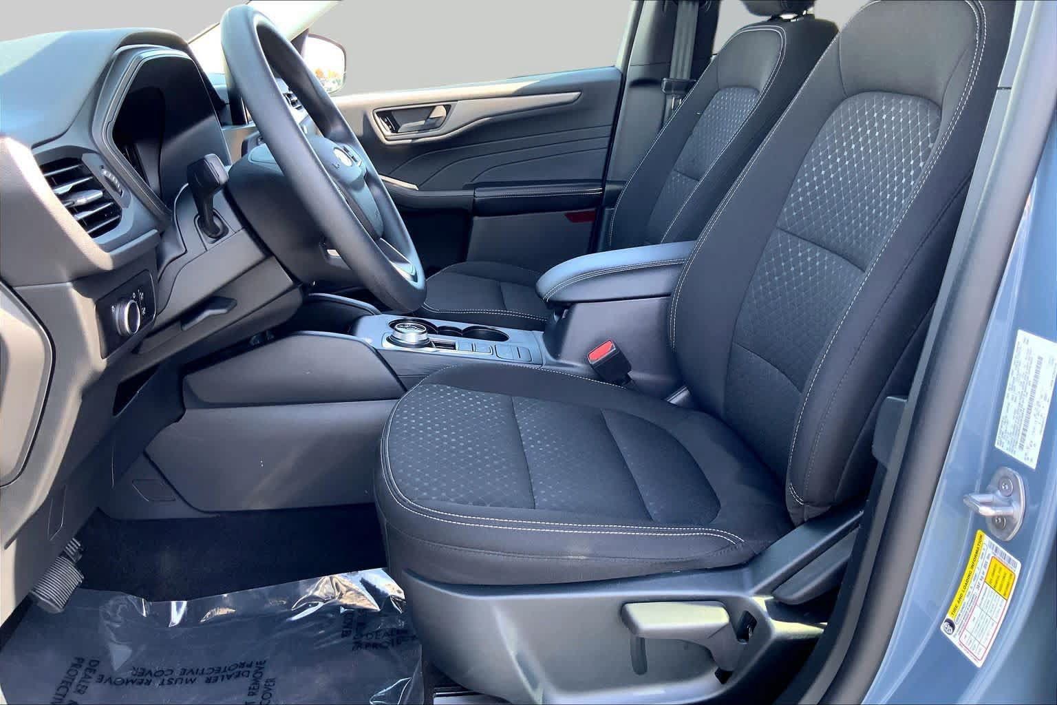 Used 2025 Ford Escape Active AWD/4WD image 7