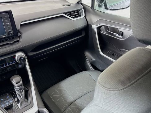 Used 2021 Toyota RAV4 XLE image 22