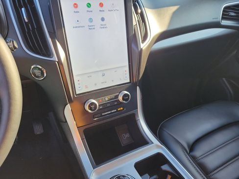 Used 2024 Ford Edge SEL w/ Convenience Package image 32