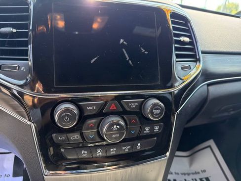 Used 2022 Jeep Grand Cherokee Limited AWD/4WD image 14