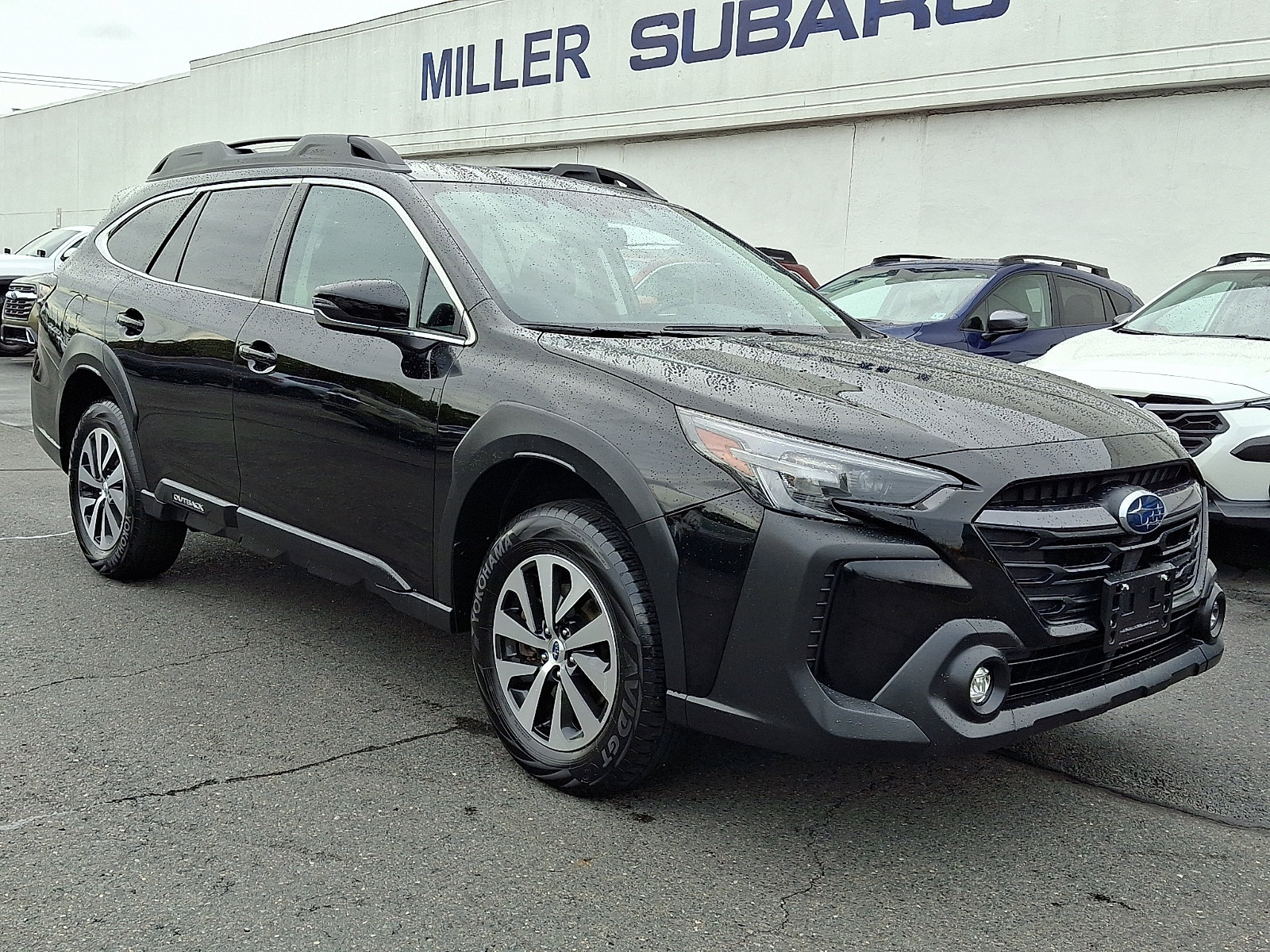 Certified 2024 Subaru Outback Premium AWD/4WD image 1